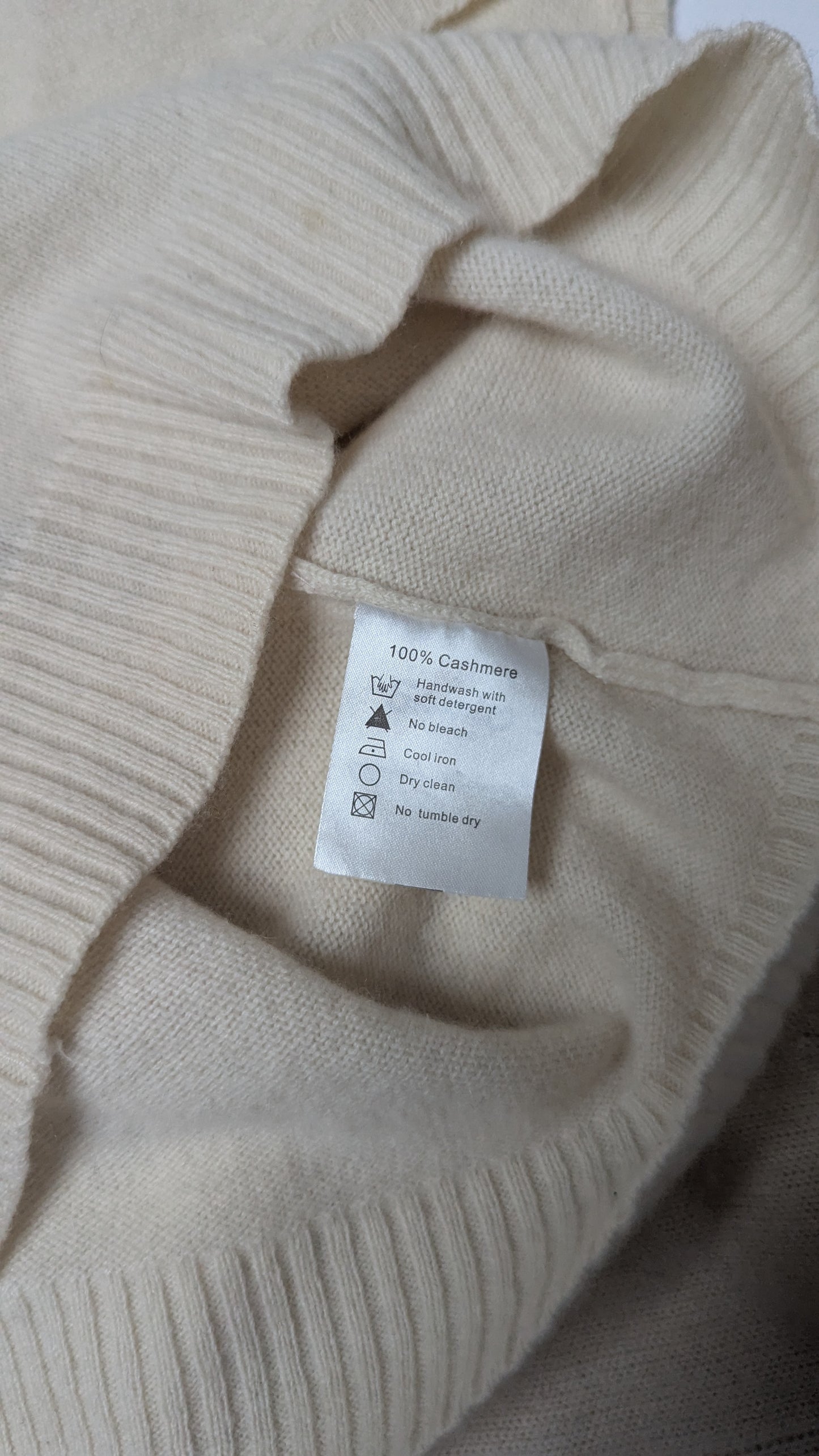 HELLO KITTY KNIT