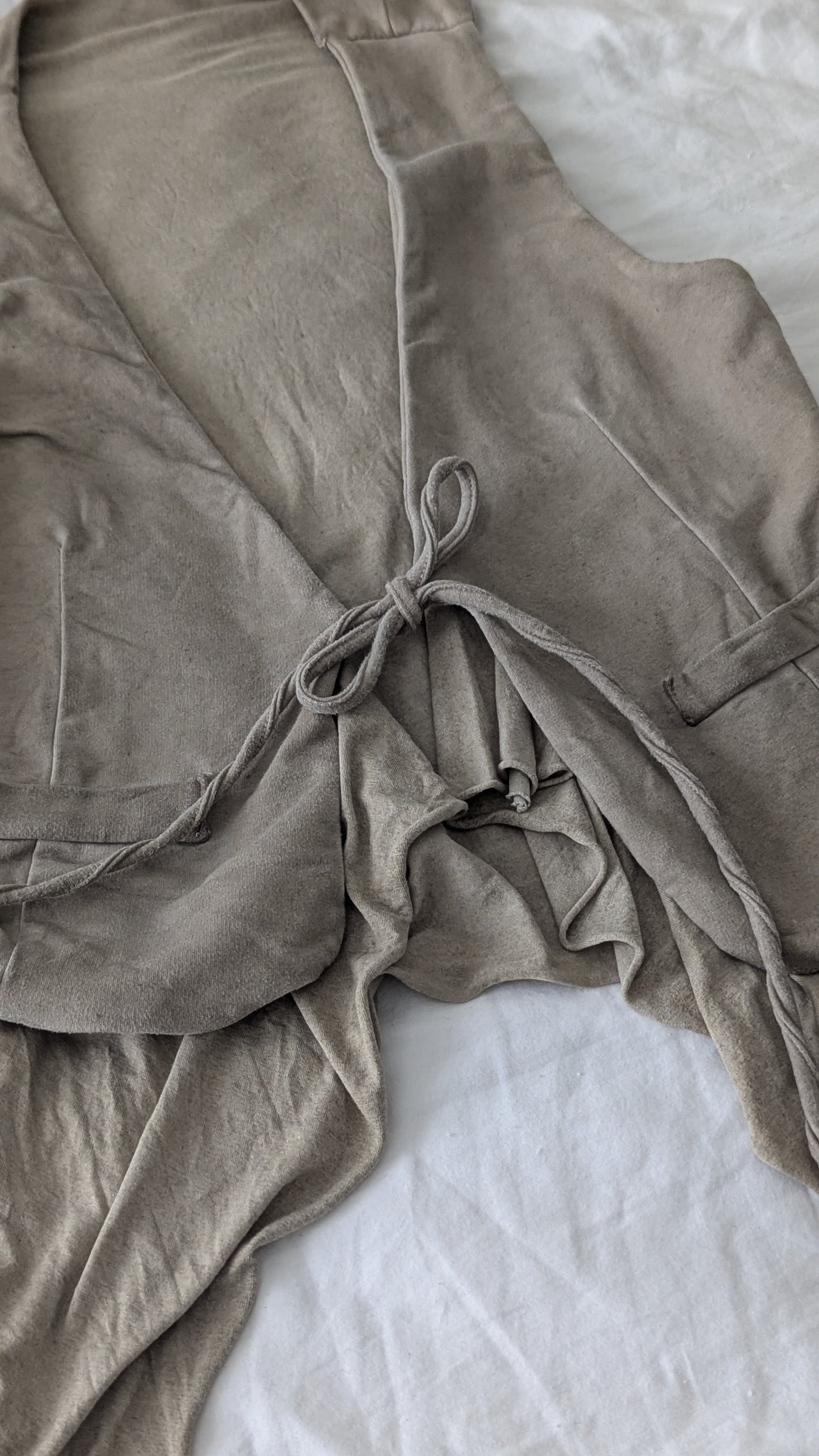 BEIGE SWEATER