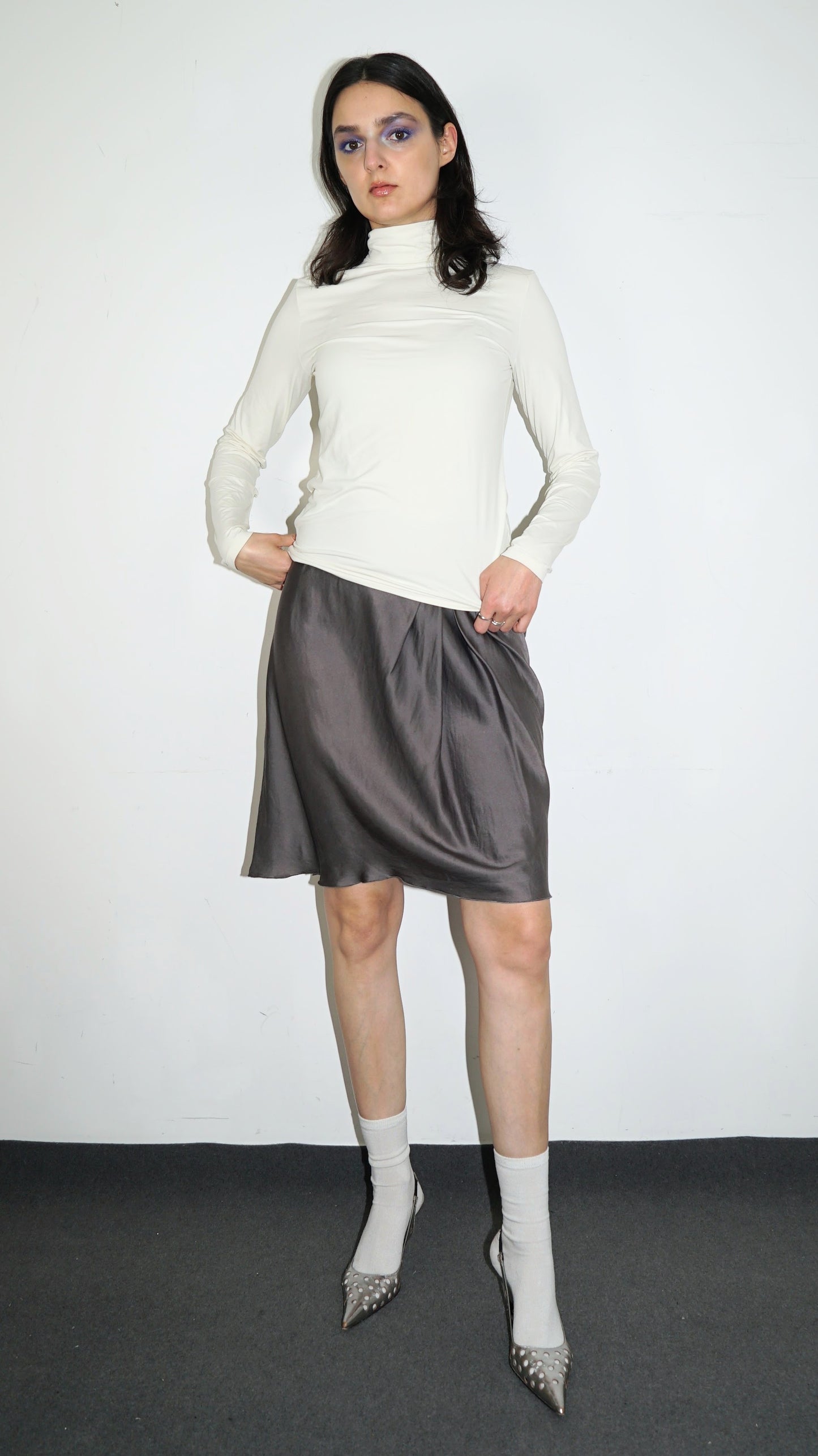 GREY SILK SKIRT