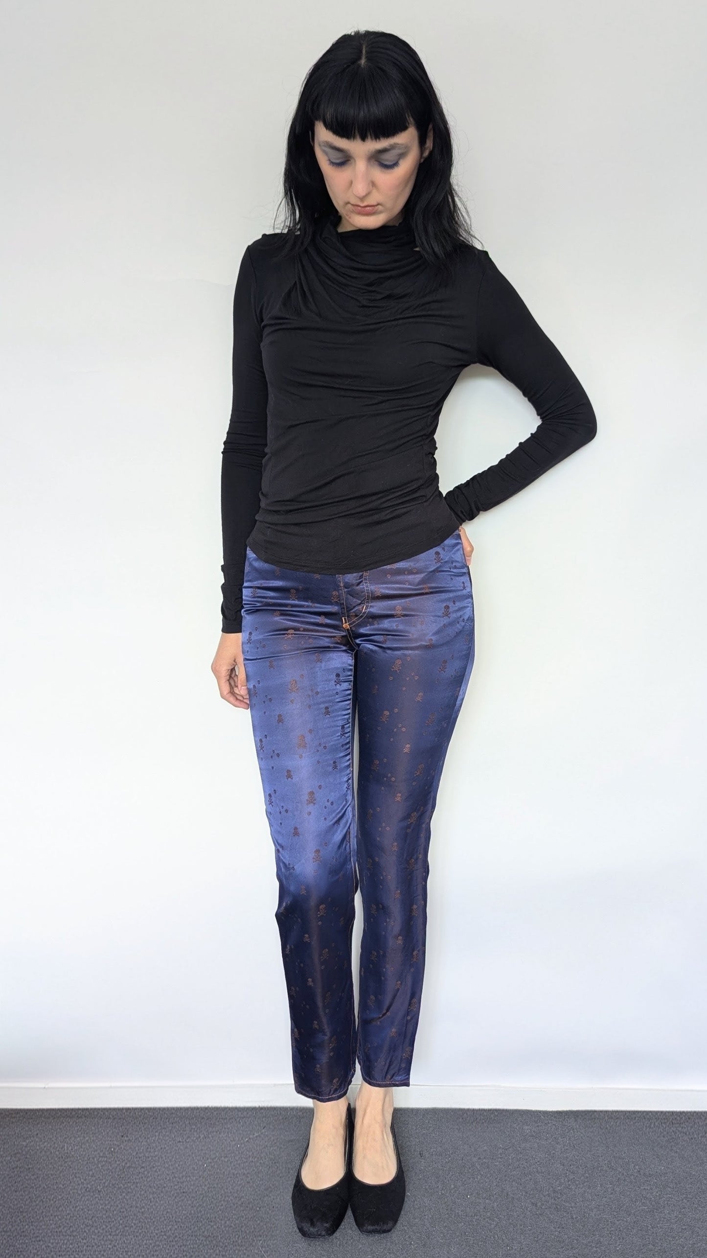 BLACK HIGH NECK TOP