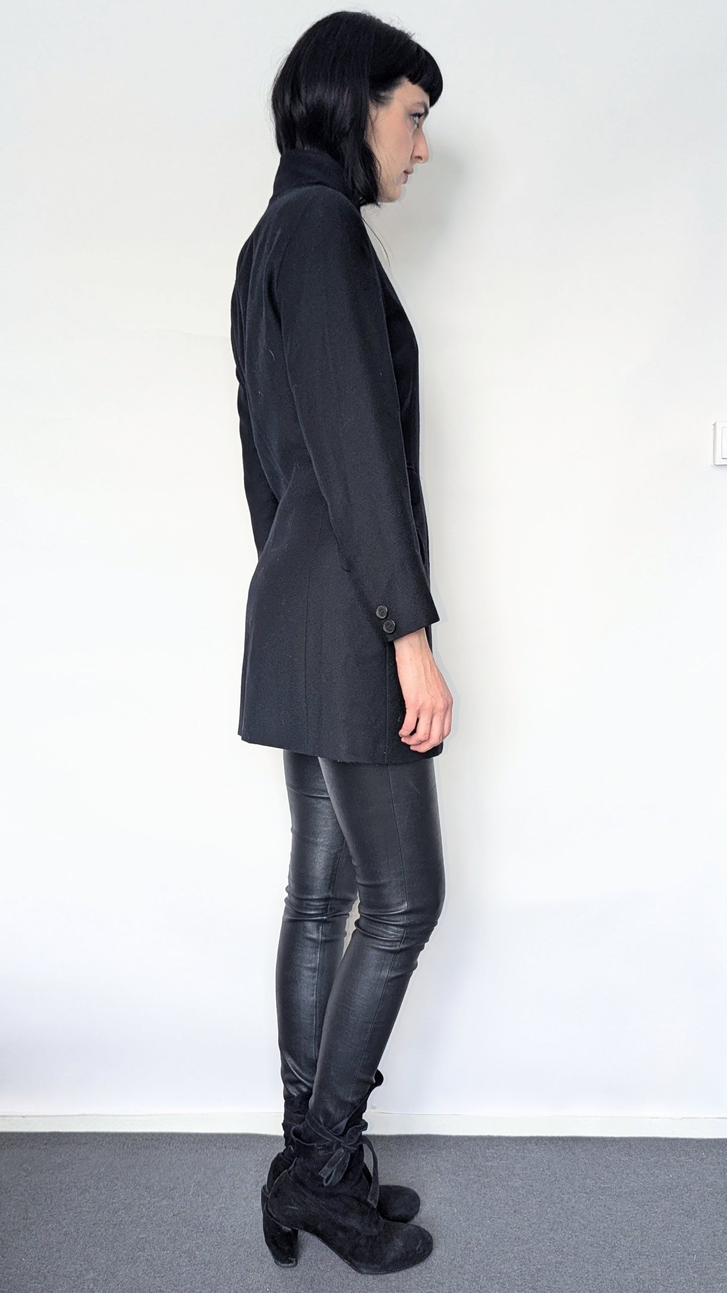 ASYMETRICAL BLAZER