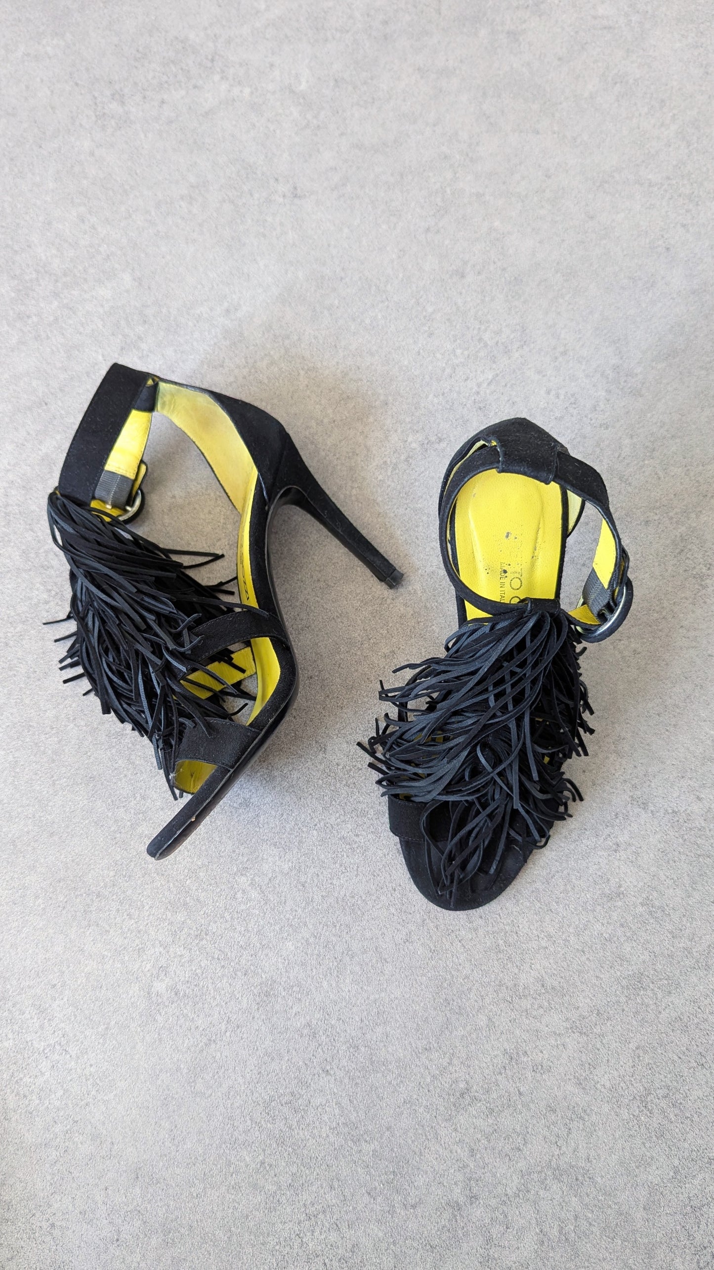FRINGED HEELS