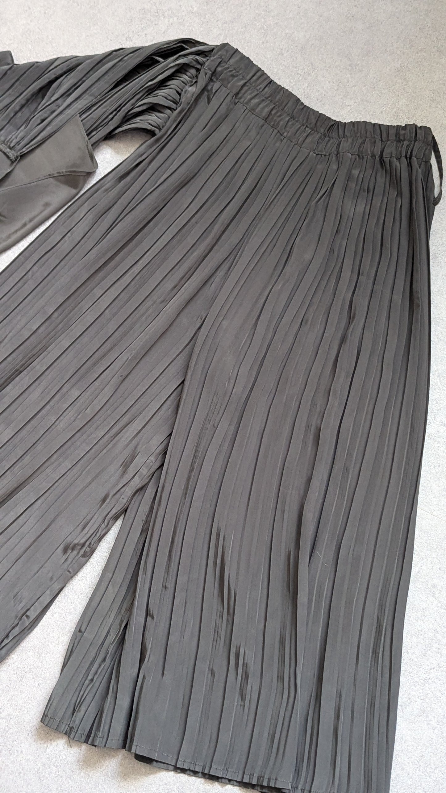 PLEATED HAKAMA