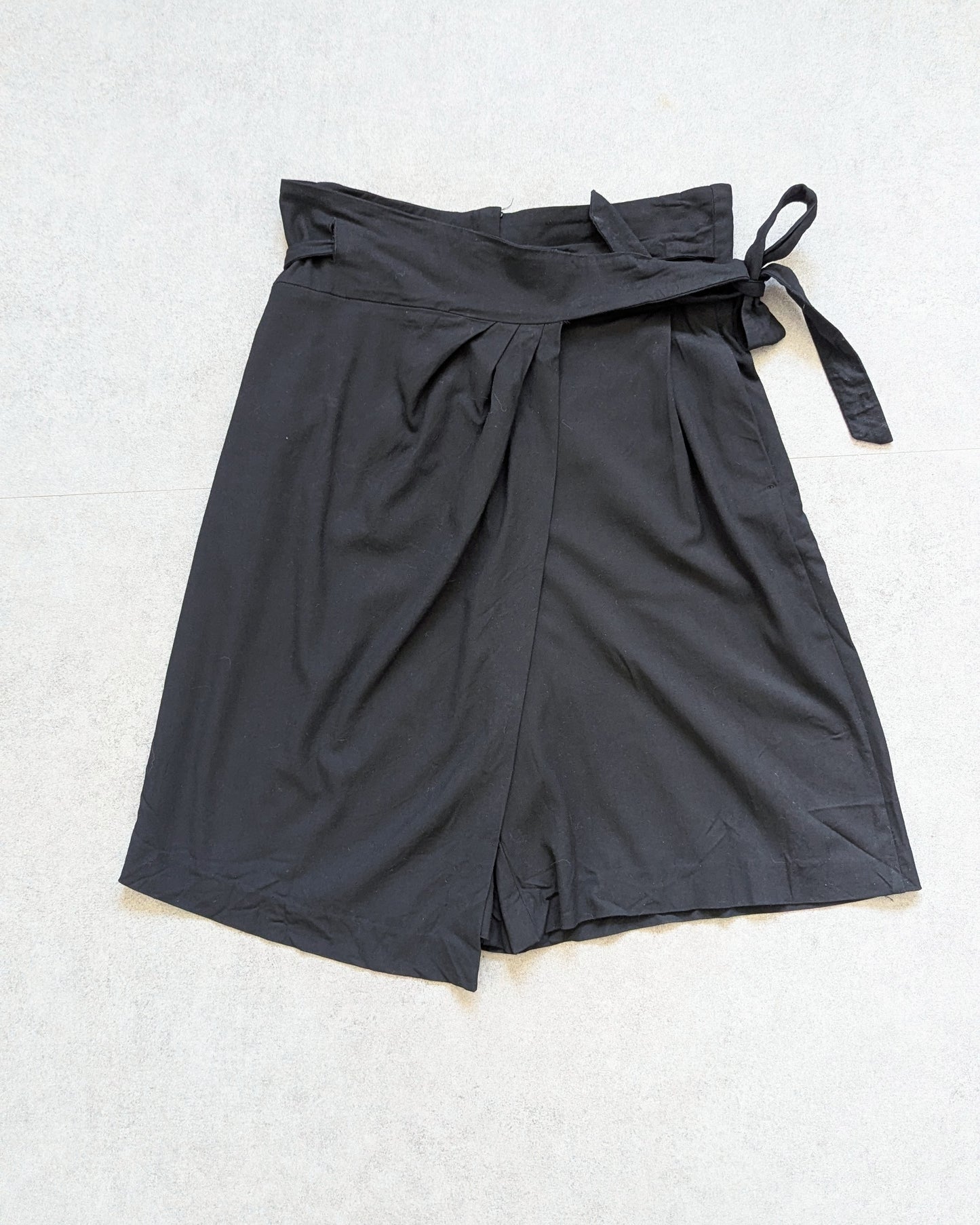 PLEATED SHORT