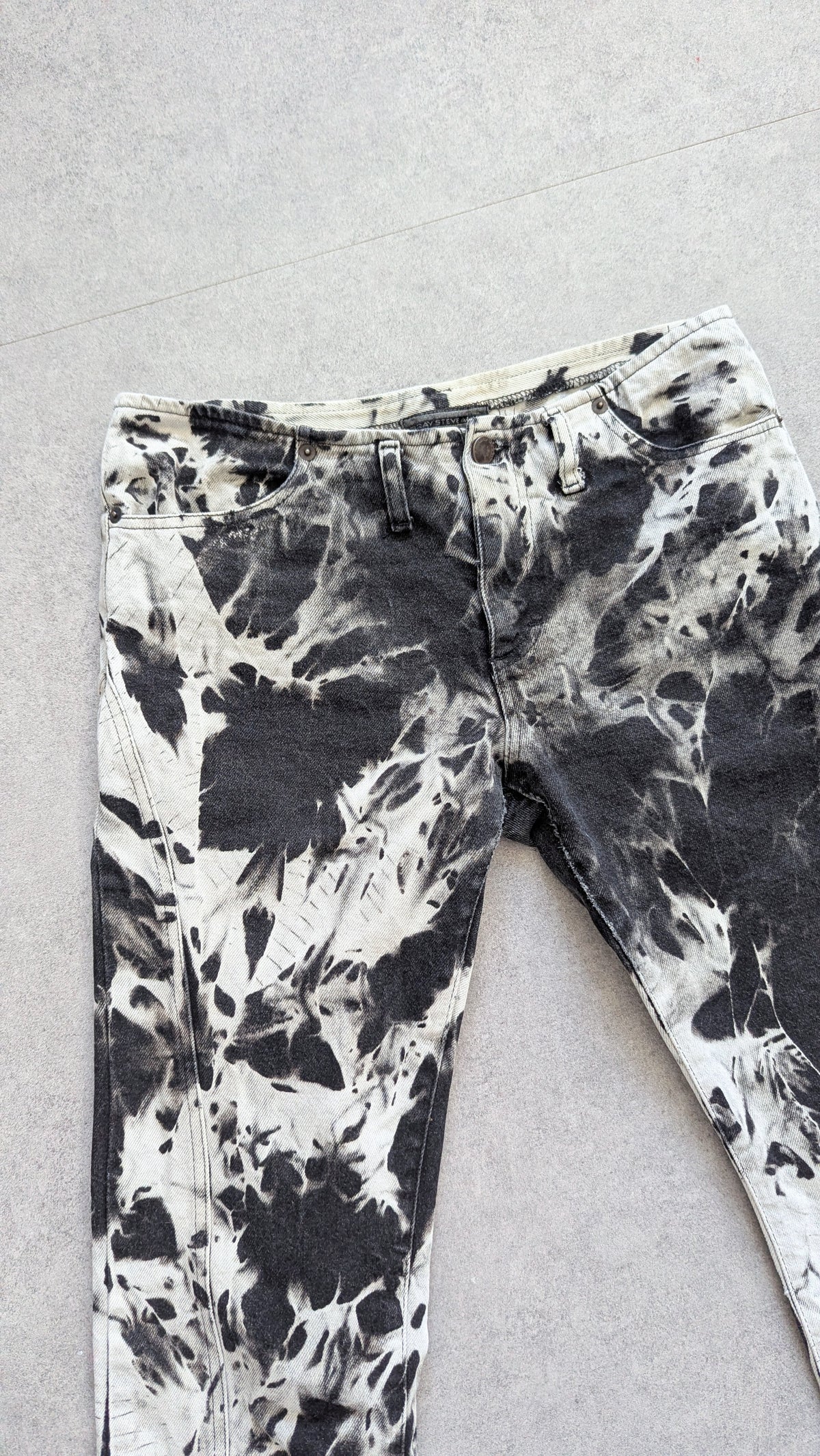 DYED JEANS