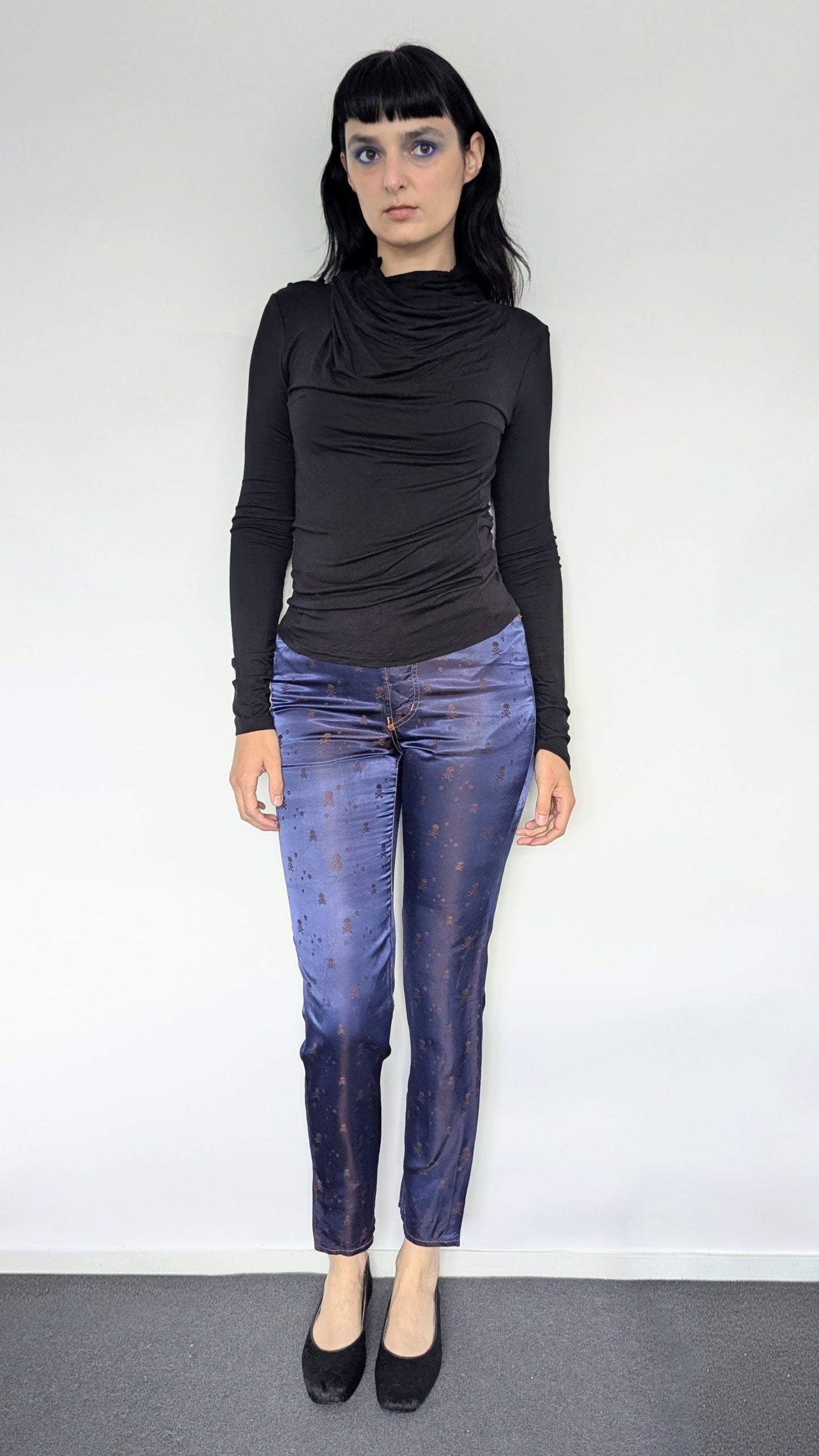 BLACK HIGH NECK TOP