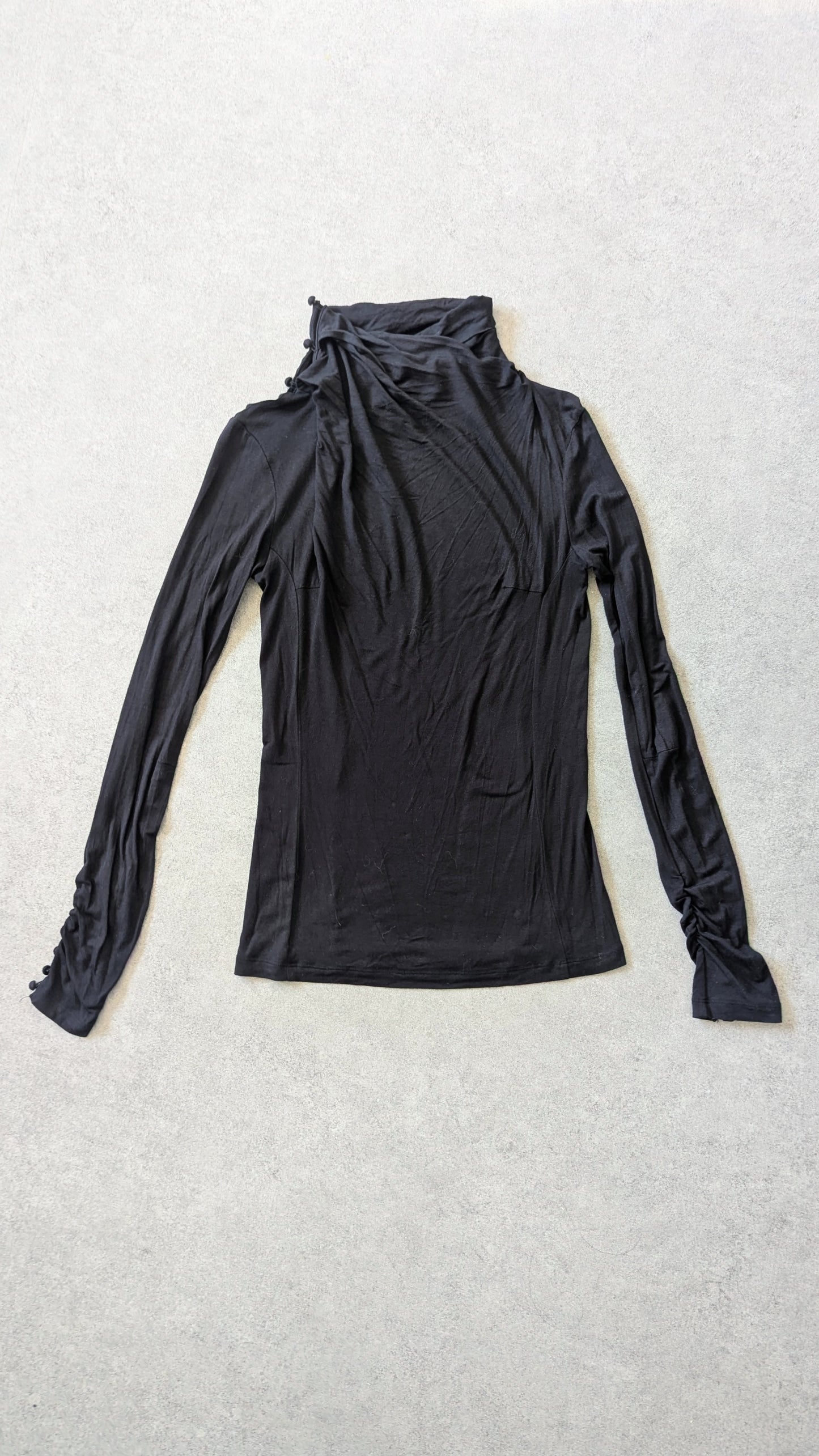 BLACK HIGH NECK TOP