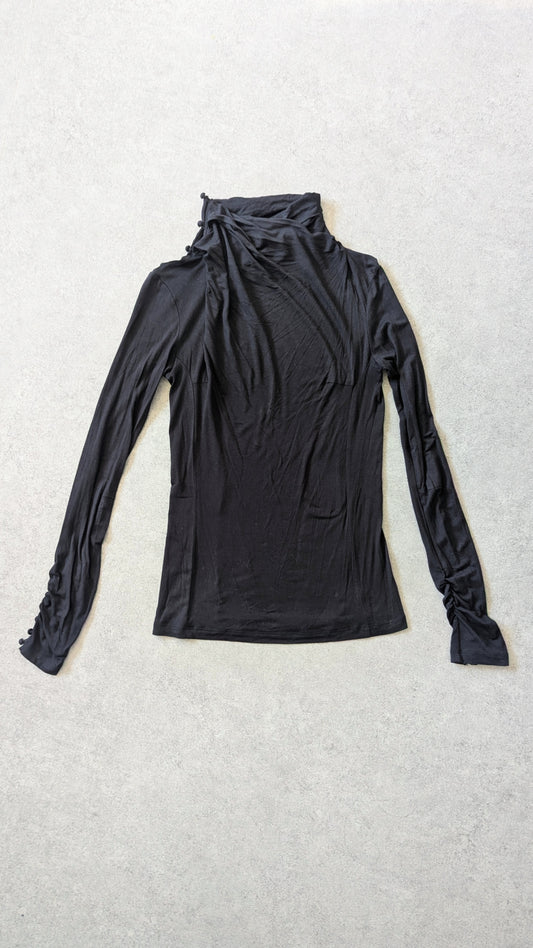 BLACK HIGH NECK TOP