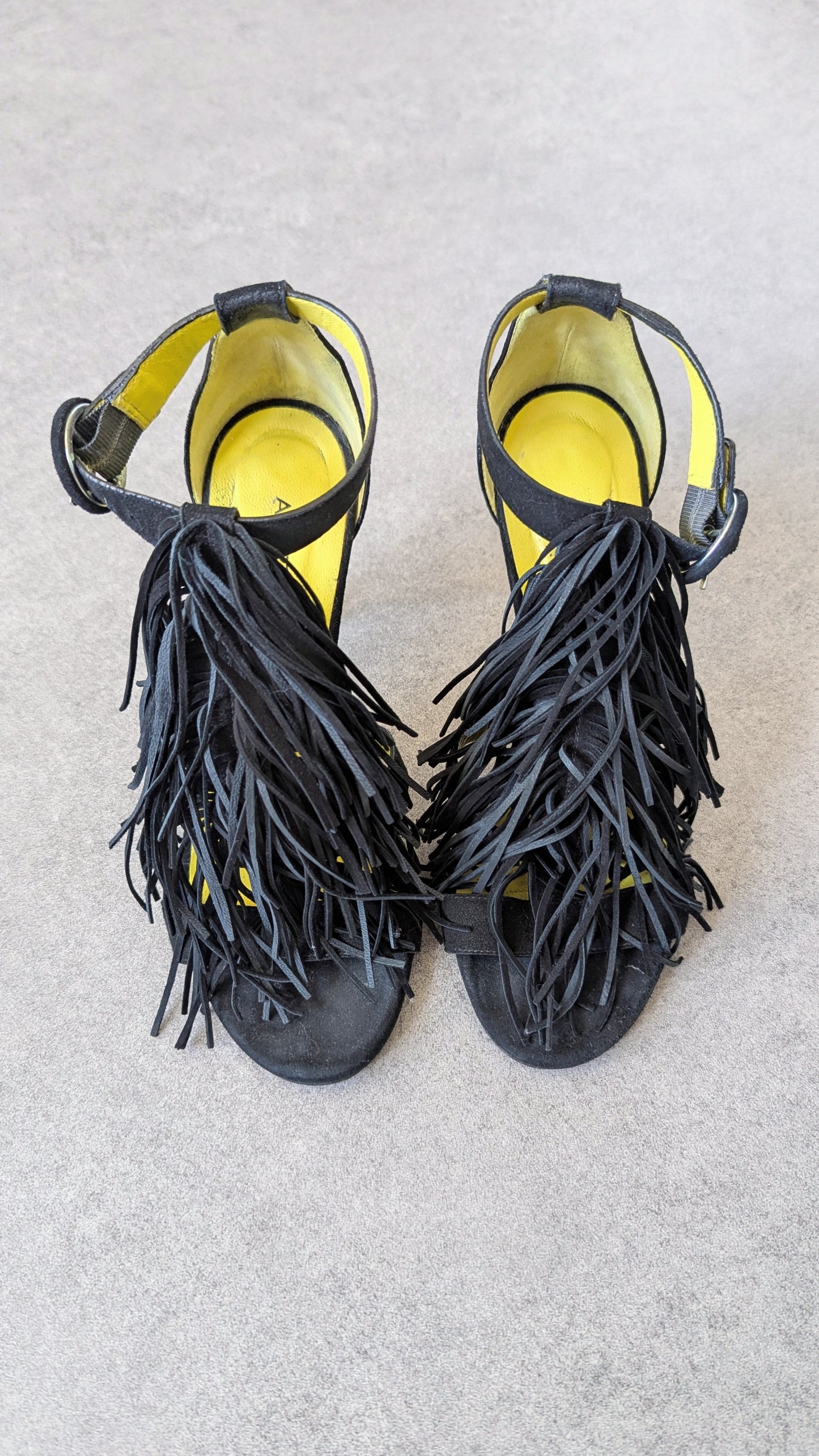 FRINGED HEELS