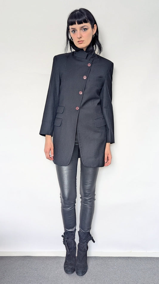 ASYMETRICAL BLAZER