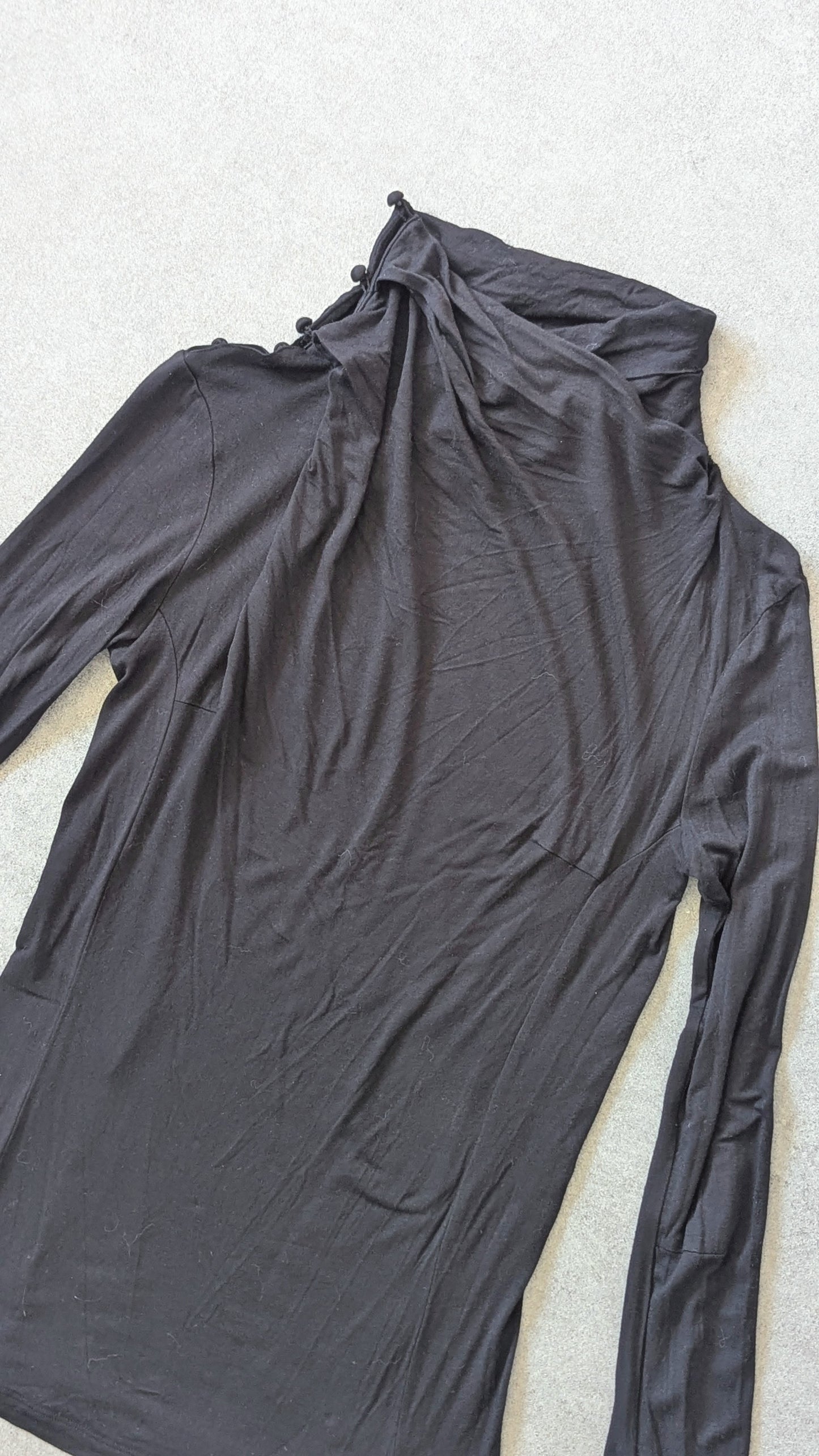 BLACK HIGH NECK TOP